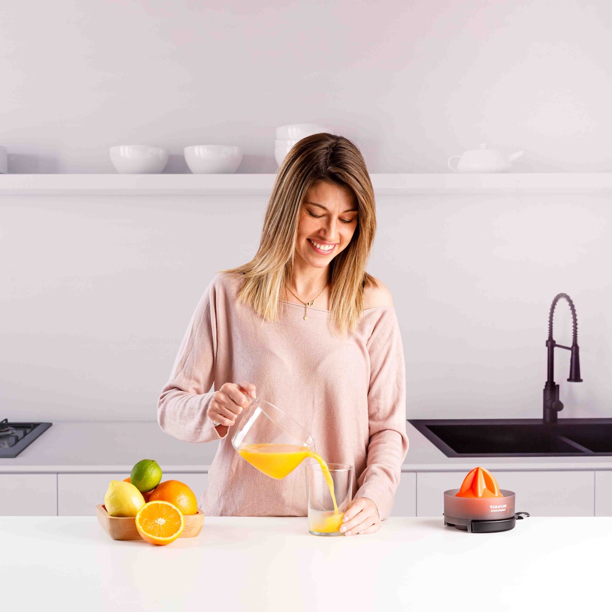 Exprimidor eléctrico Taurus Citrus Compact con doble sentido de rotación Transparente / Negro-7