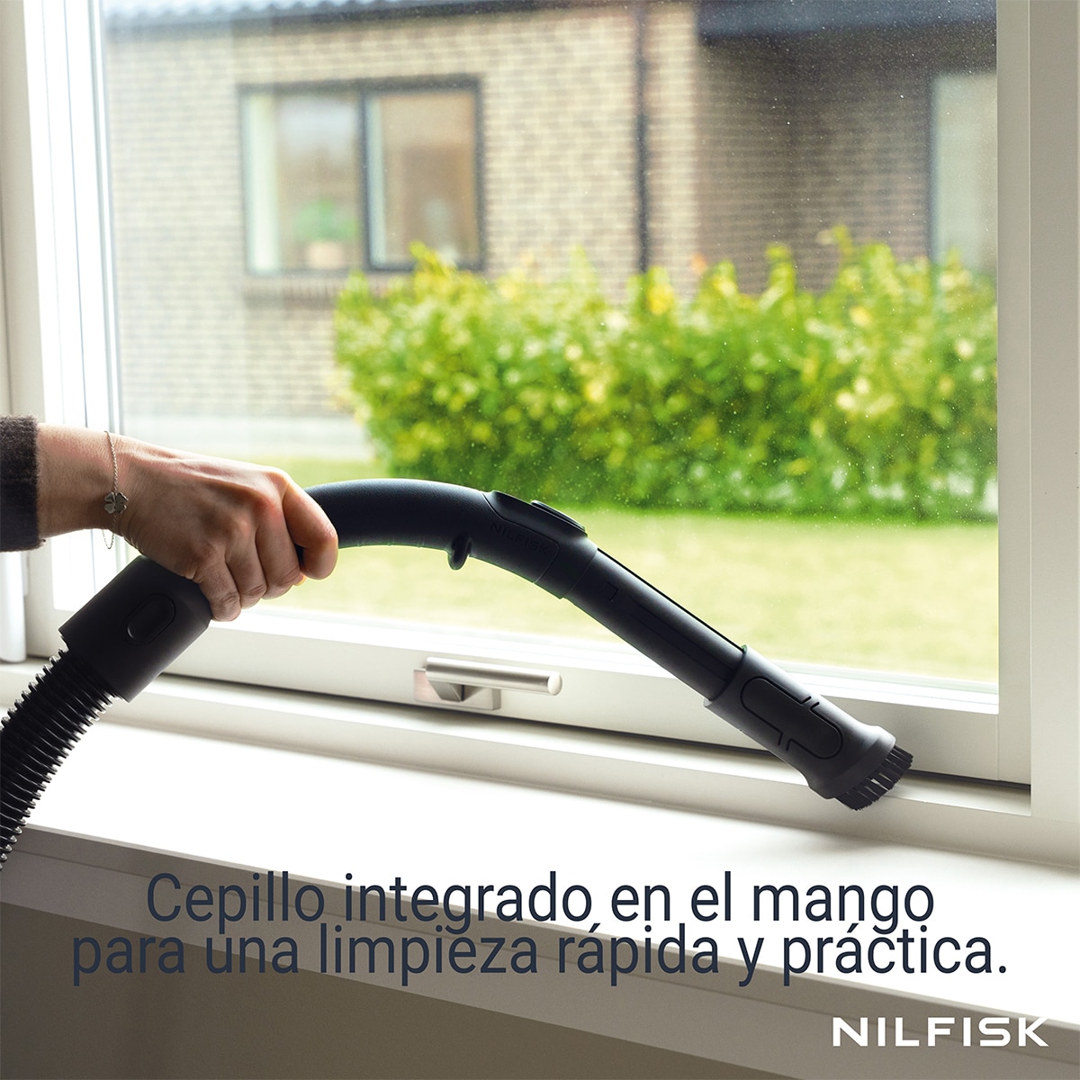 Aspirador con bolsa Nilfisk Perform Allergy Negro-7