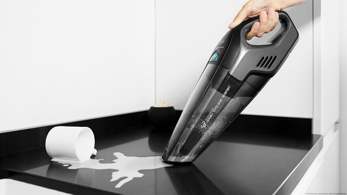 Aspiradora de mano Cecotec Conga Inmortal Extreme Suction con batería de 22,2 V y Animal Hand 2