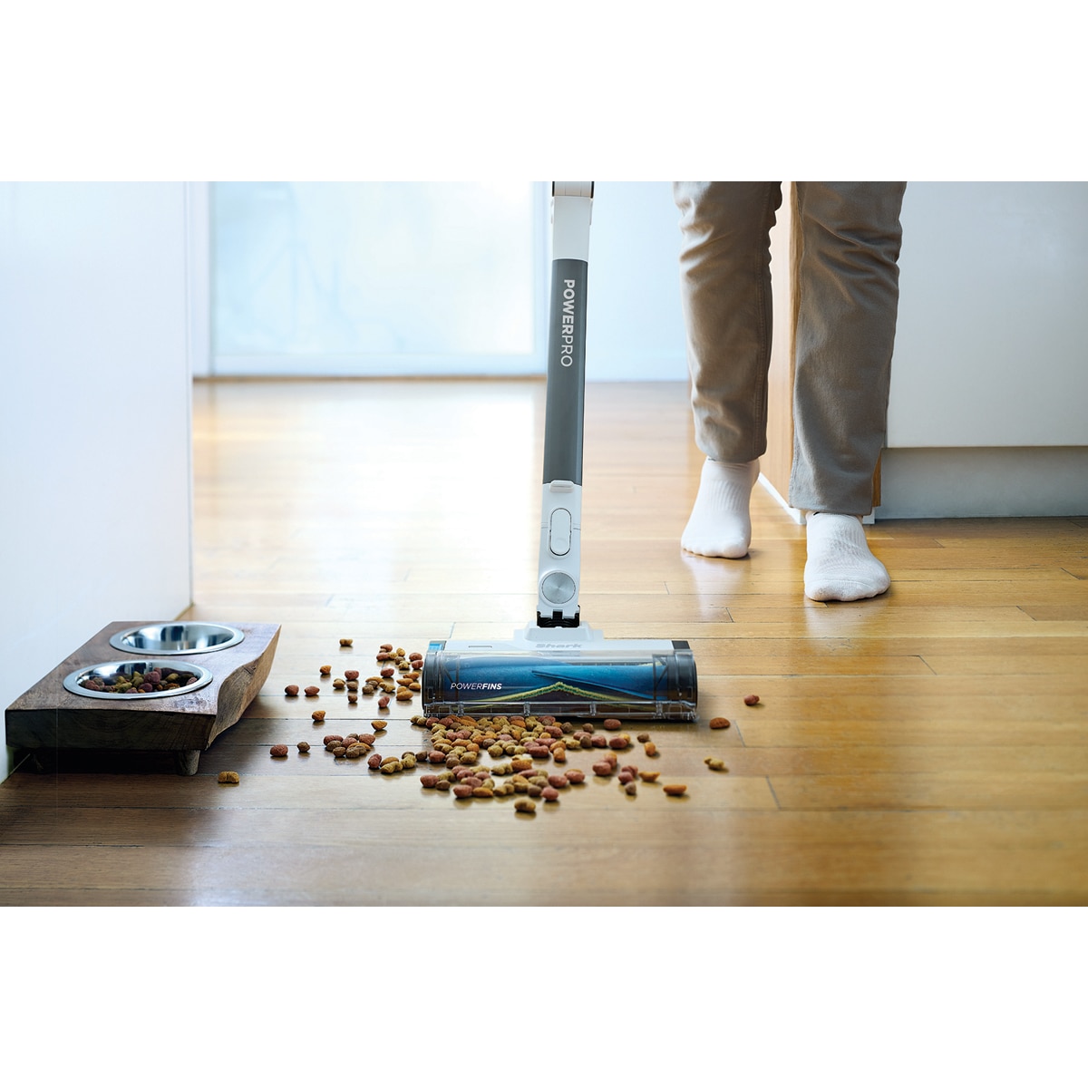 Aspirador de escoba Shark IZ380EUT PowerPro  especial mascotas Blanco-6
