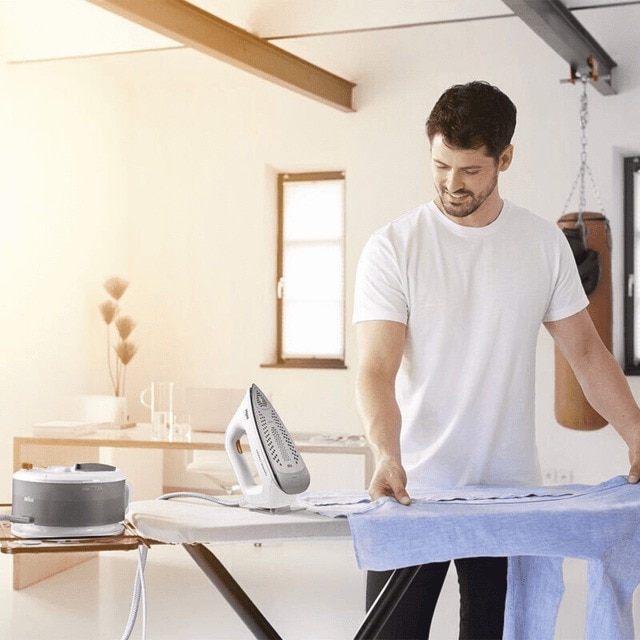 Centro de planchado Braun CareStyle Compact IS2132WH con tecnología DoubleSteam Blanco-9