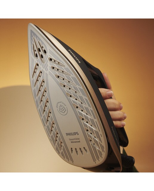 Centro de planchado Philips Perfect Care 6000 series con depósito de 1,8 litros 2