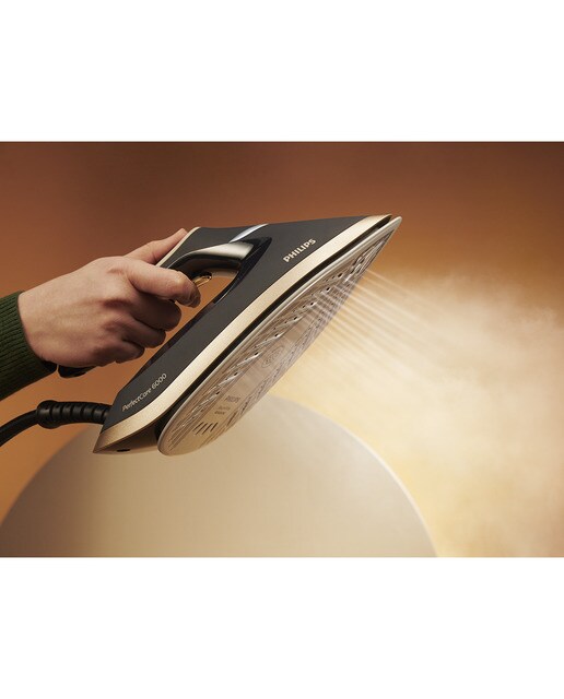 Centro de planchado Philips Perfect Care 6000 series con depósito de 1,8 litros 3