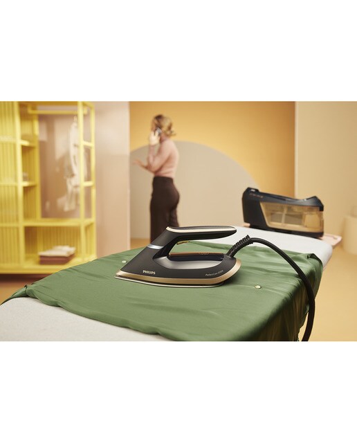 Centro de planchado Philips Perfect Care 6000 series con depósito de 1,8 litros 8