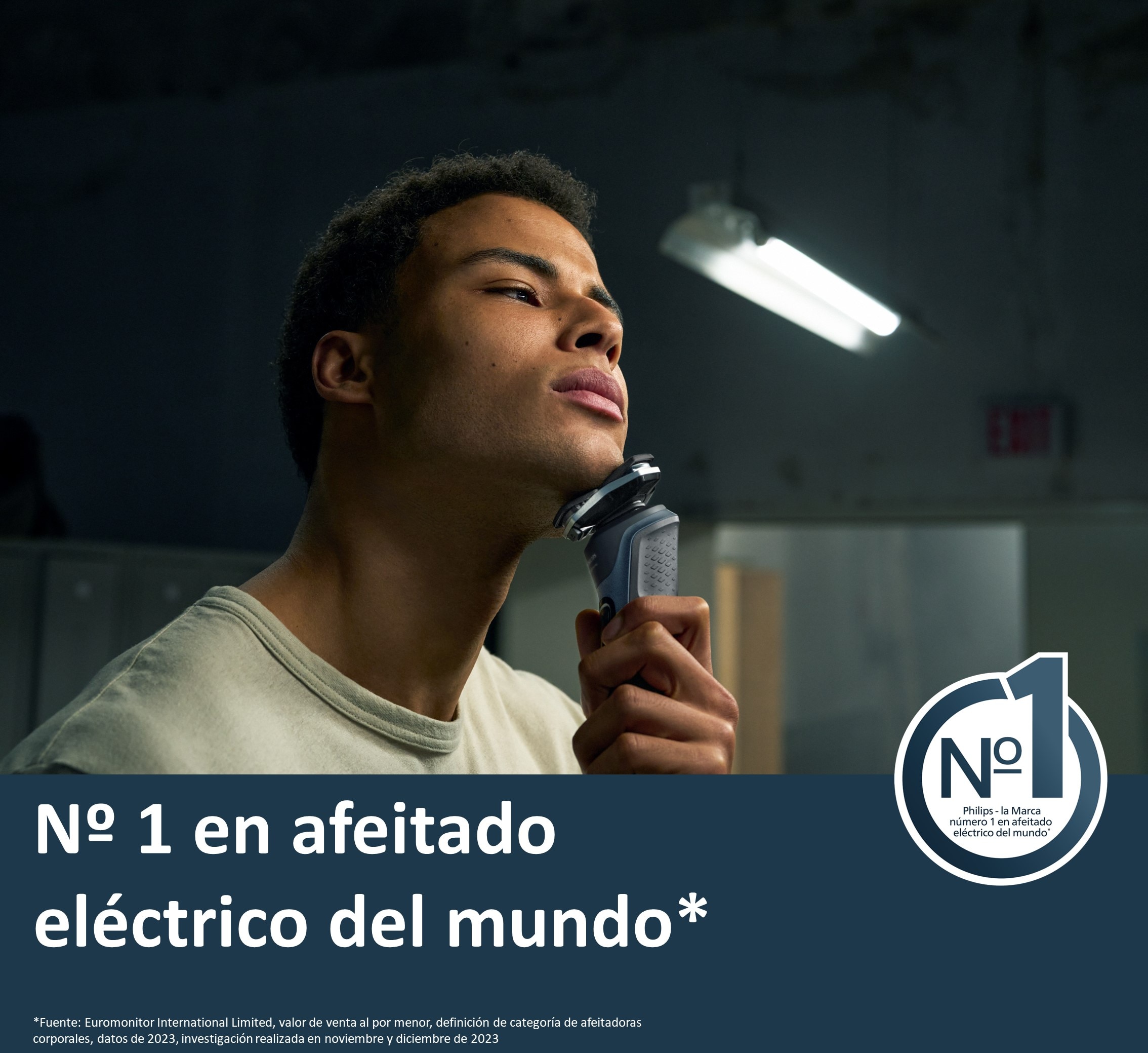 Afeitadora eléctrica Philips Serie 5000, máquina de afeitar hombre en seco y mojado, con soporte de carga 2