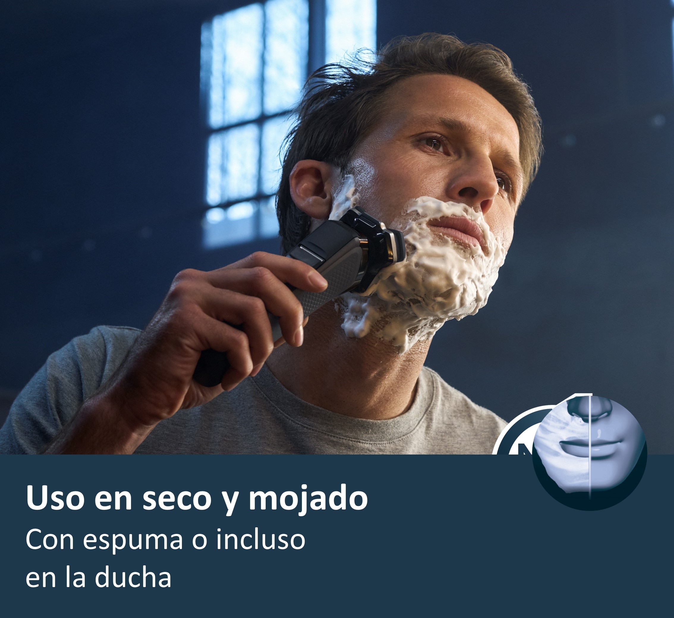 Afeitadora eléctrica Philips Serie 7000, máquina de afeitar hombre en seco y mojado, soporte de carga y funda 7