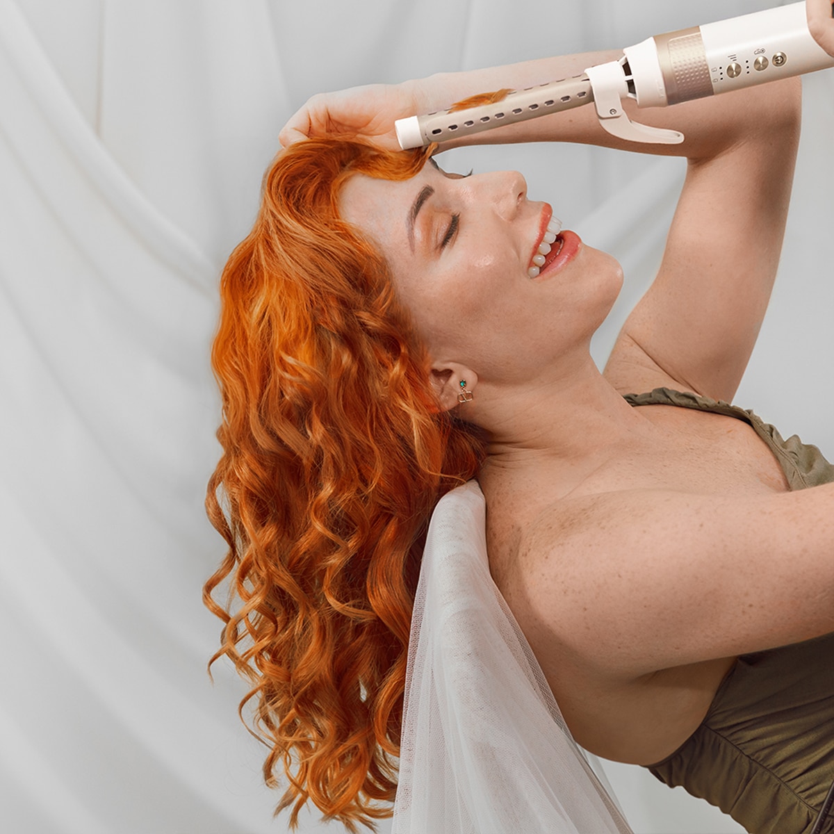 Moldeador Cecotec CeramicCare 14 en1 AirGlamc con 3 velocidades y 3 temperaturas Champagne-9