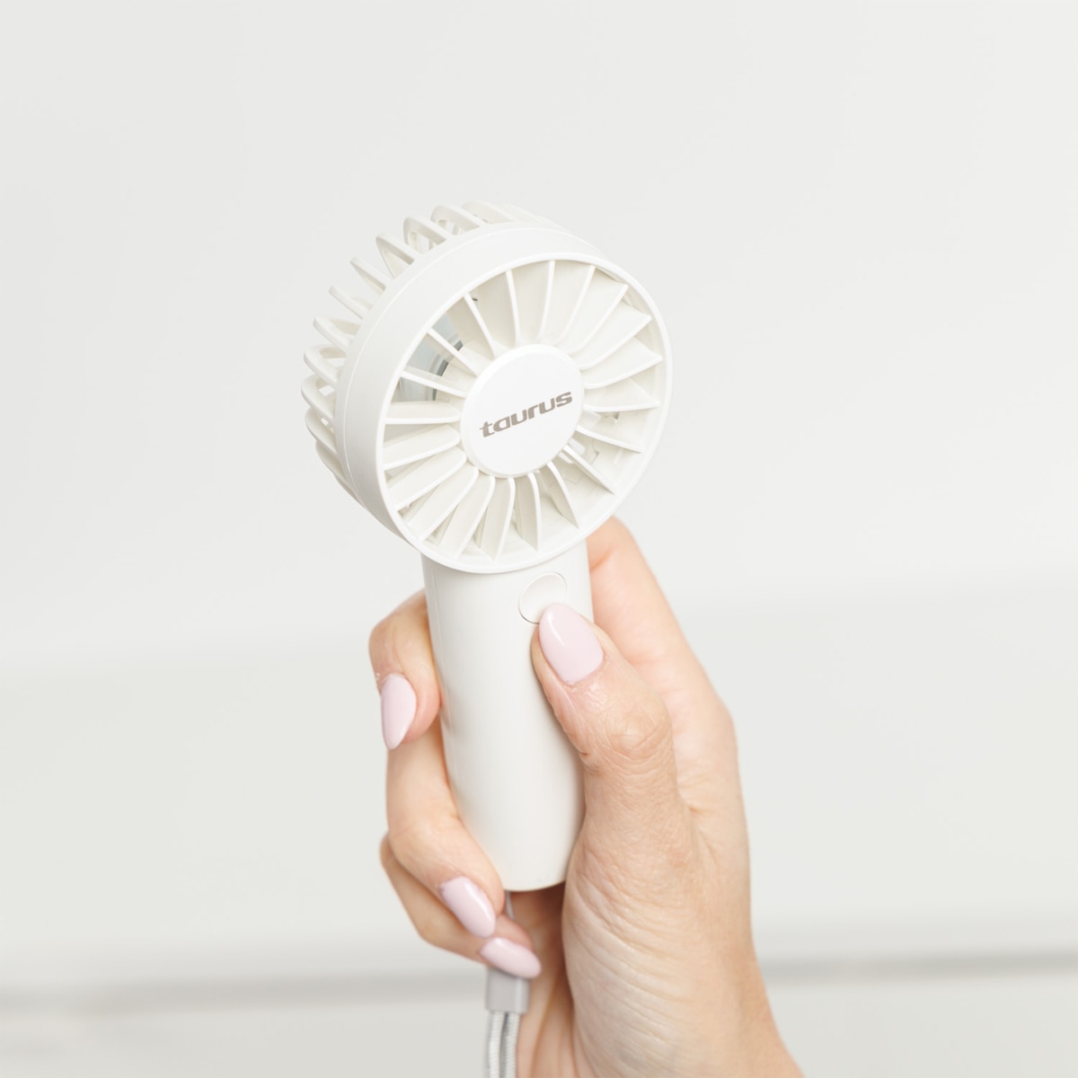 Ventilador de mesa Taurus Air Lite Crema-2