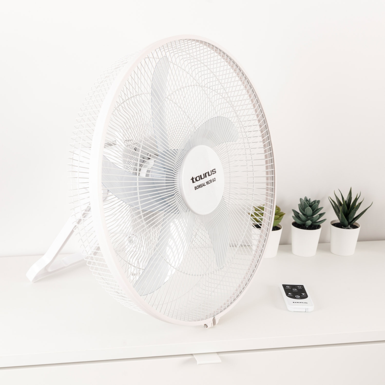 Ventilador de pie Taurus Boreal con o sin cable Blancos-3