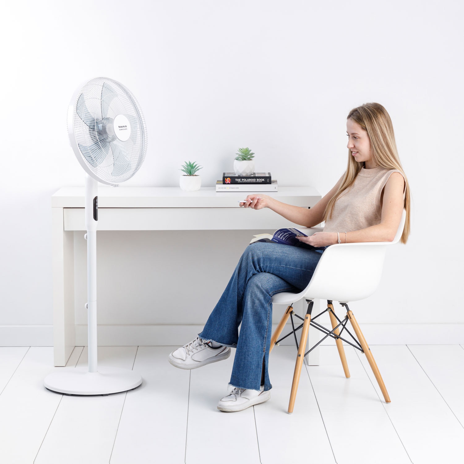 Ventilador de pie Taurus Brice Silence con 5 aspas Blancos-6