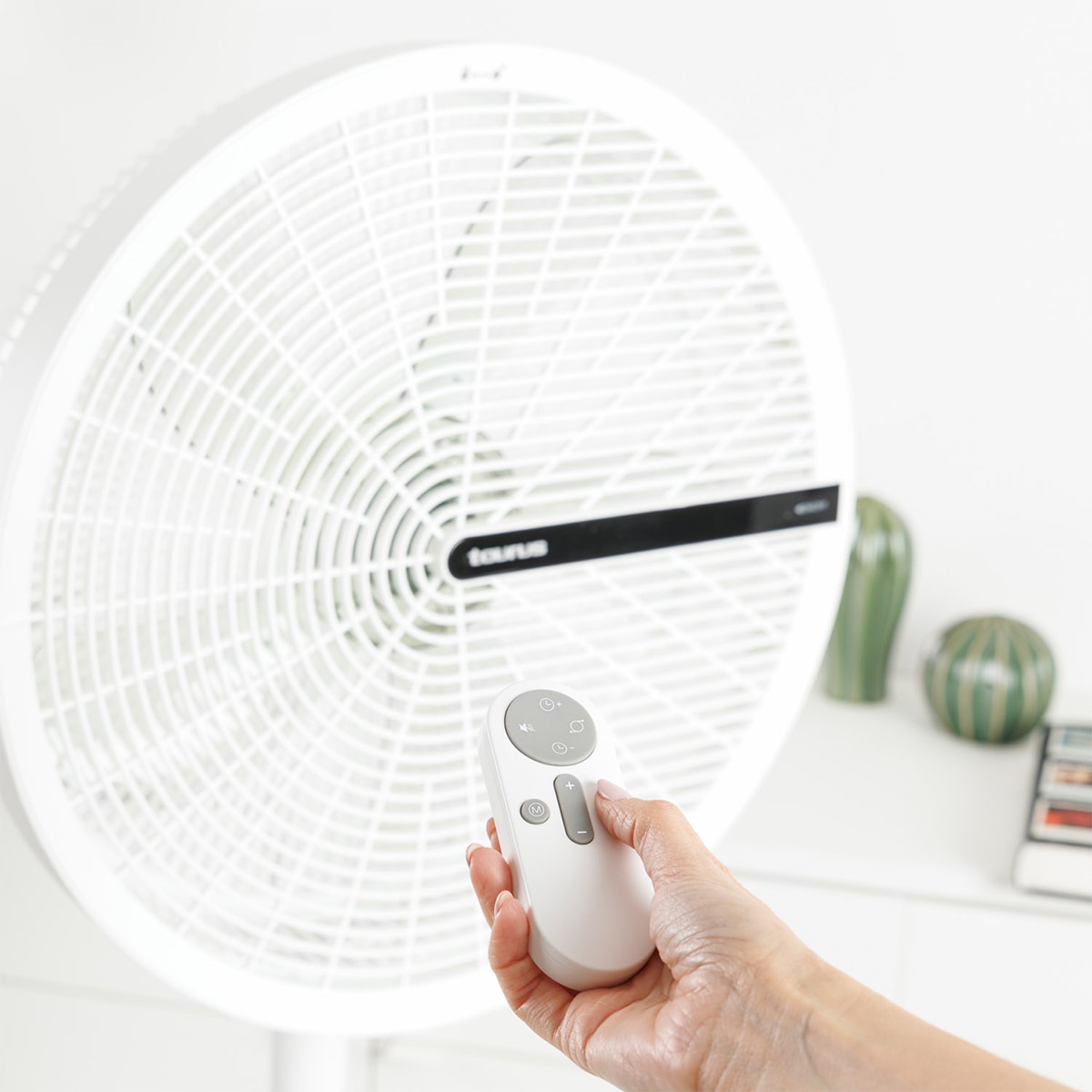 Ventilador de pie Taurus Ice Brise XL Compact Blanco-8