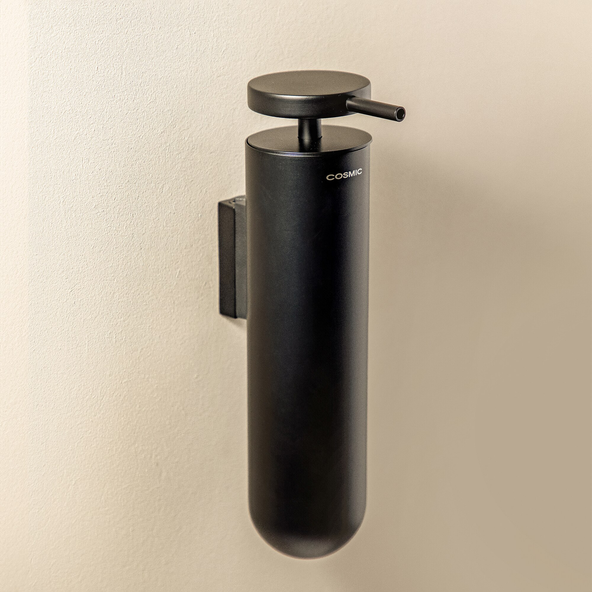 Dosificador de jabón de pared Geyser Cosmic - Negro mate Negro mate-1