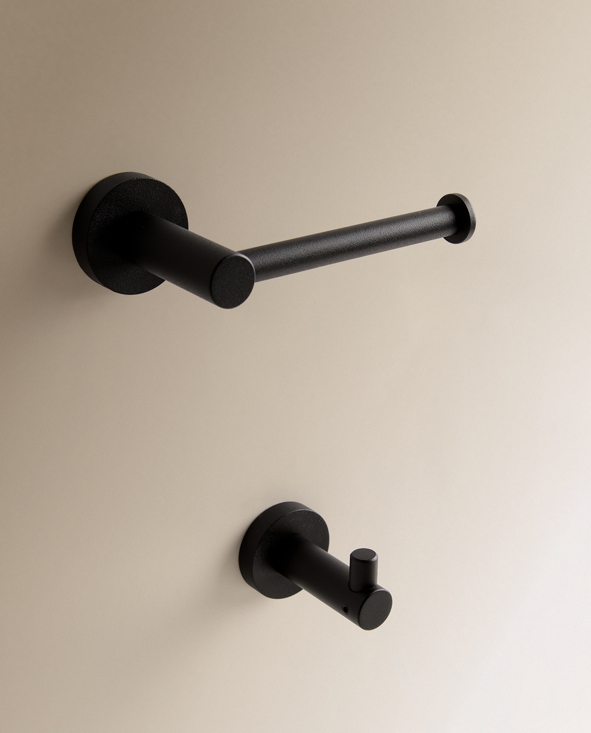 Imagem 0 de Coleção de acessórios de casa de banho Hera preto