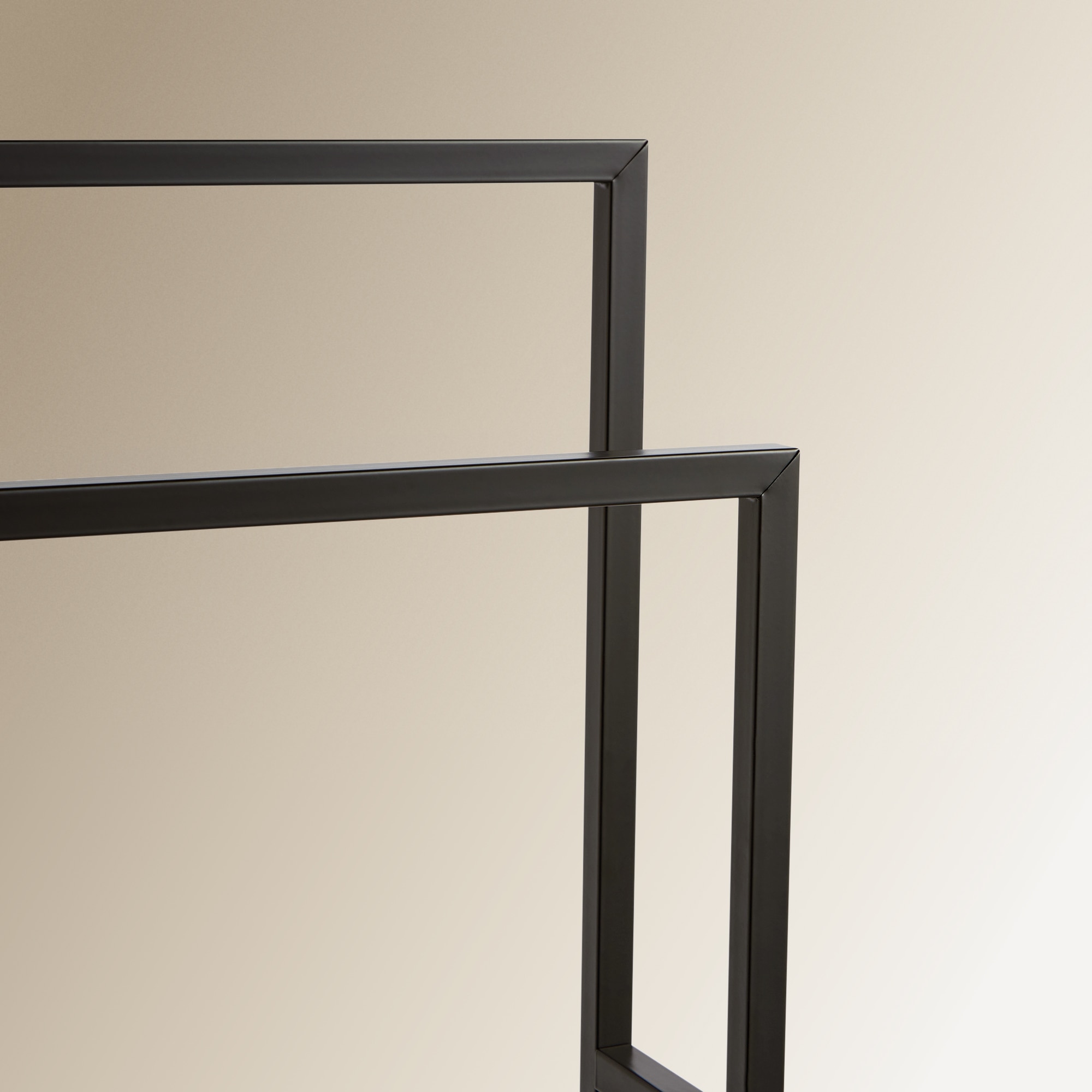 Toalheiro de pé Tokara Preto mate-4