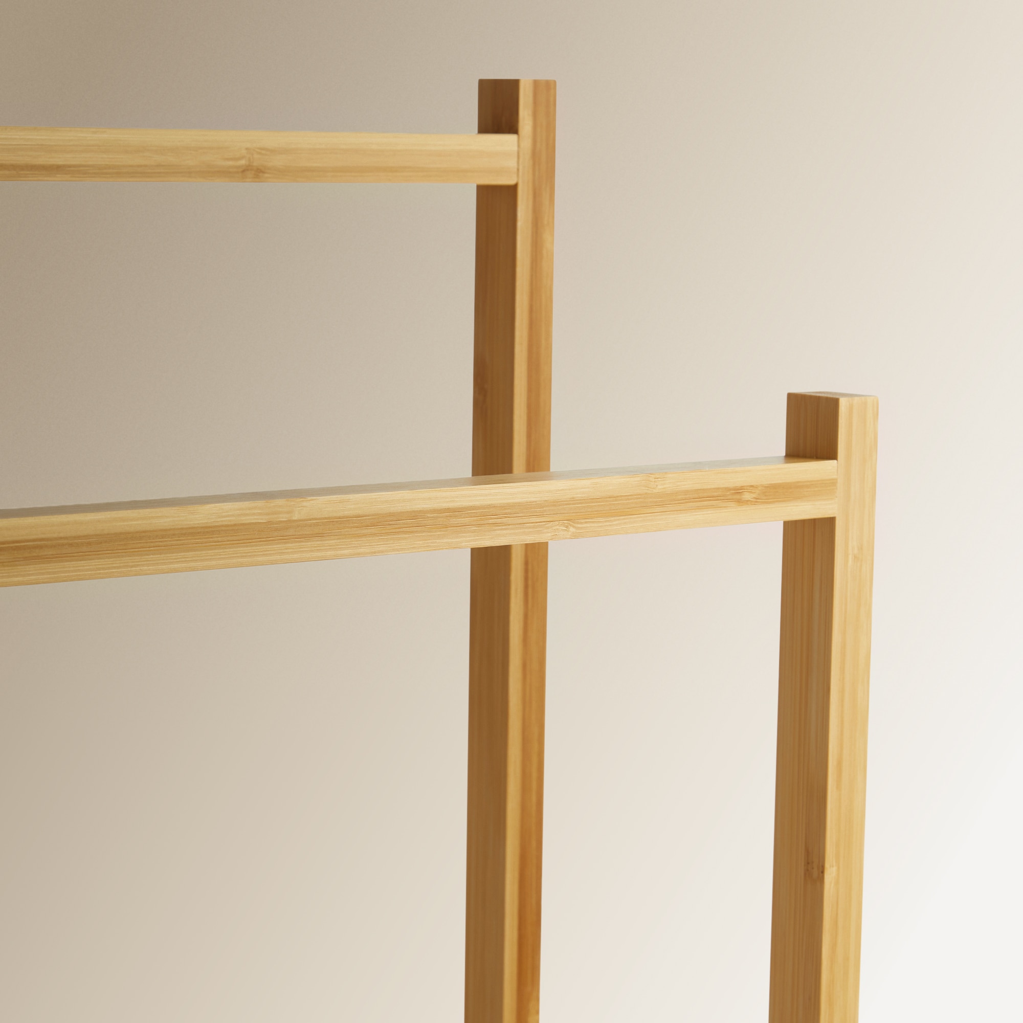 Toalheiro de Pé Duplo de Bambu Naxos Bambu-4