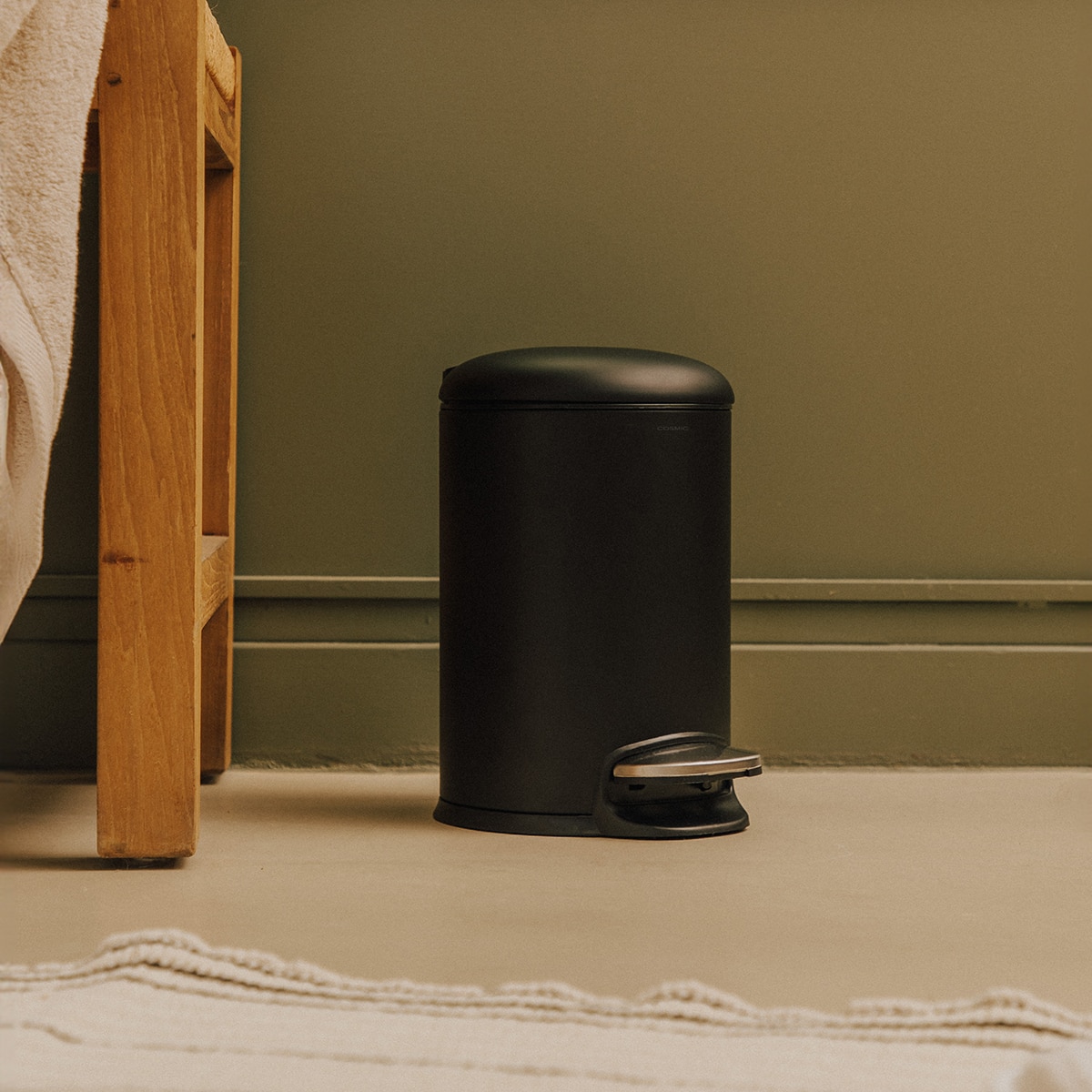 Imagen 5 de Papelera de baño Essential Cosmic - Negro mate 3 litros Negro mate