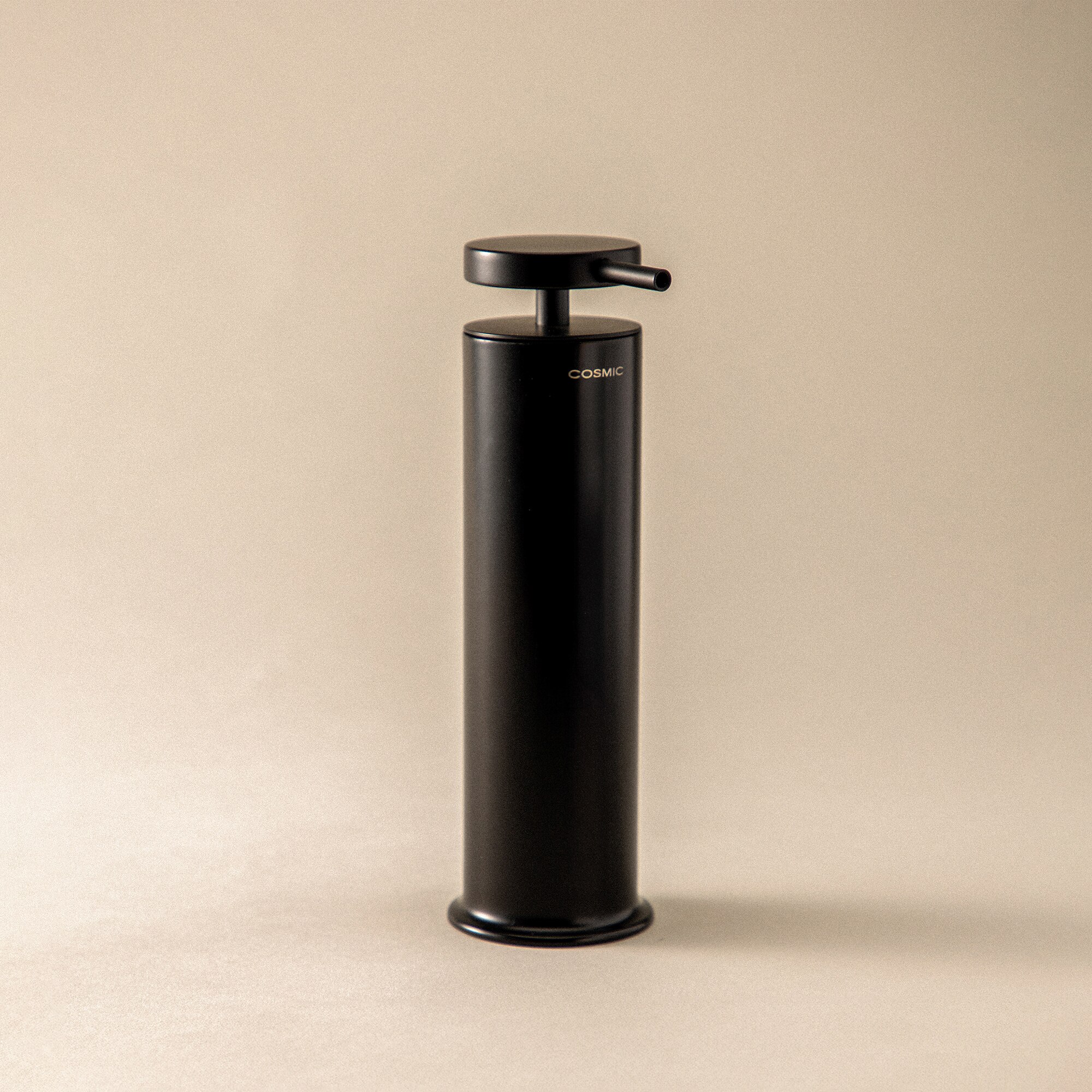Imagen 0 de Dosificador de jabón para encimera Geyser Cosmic Negro mate