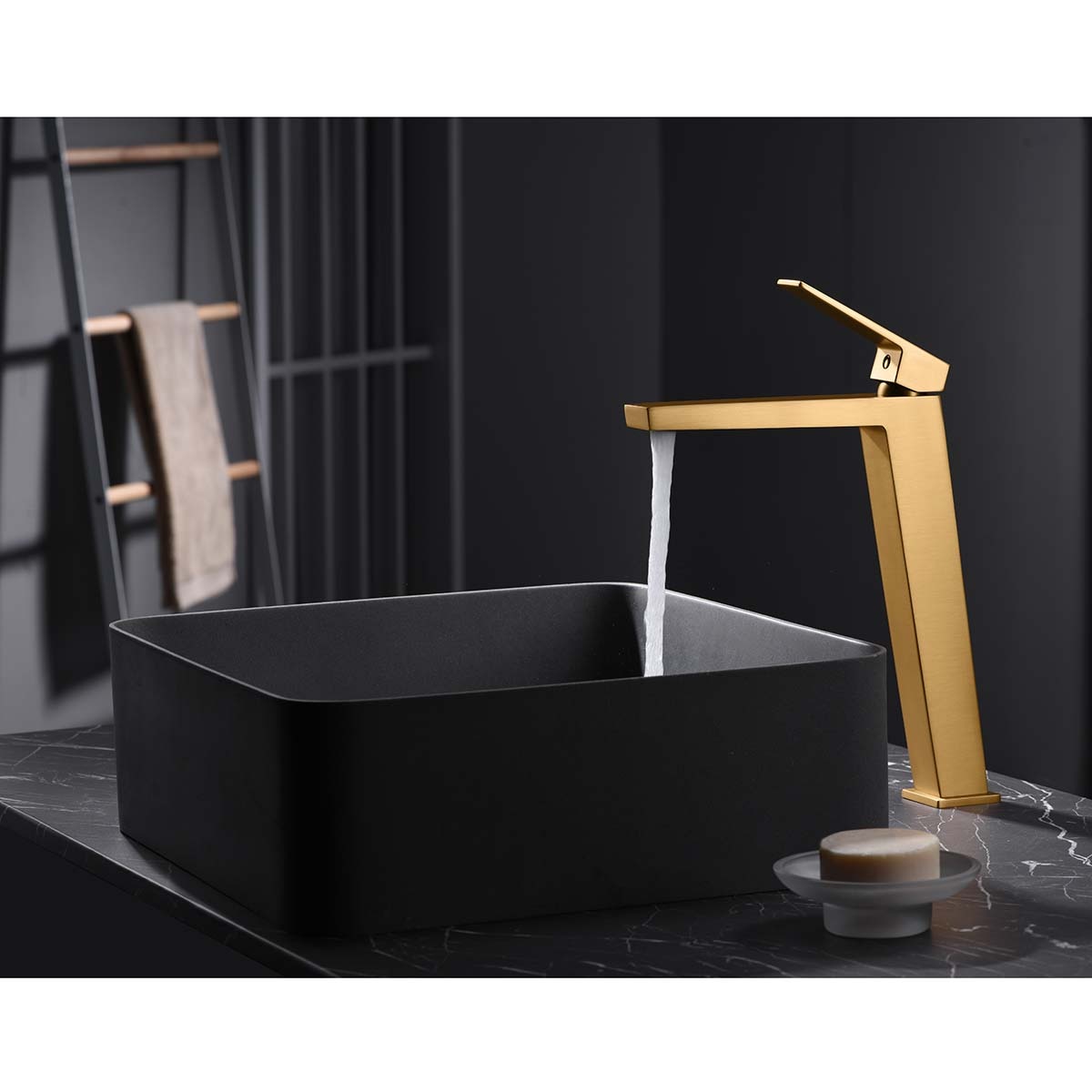 Imagen 2 de Grifo monomando alto para lavabo Art Imex - Oro cepillado Oro cepillado