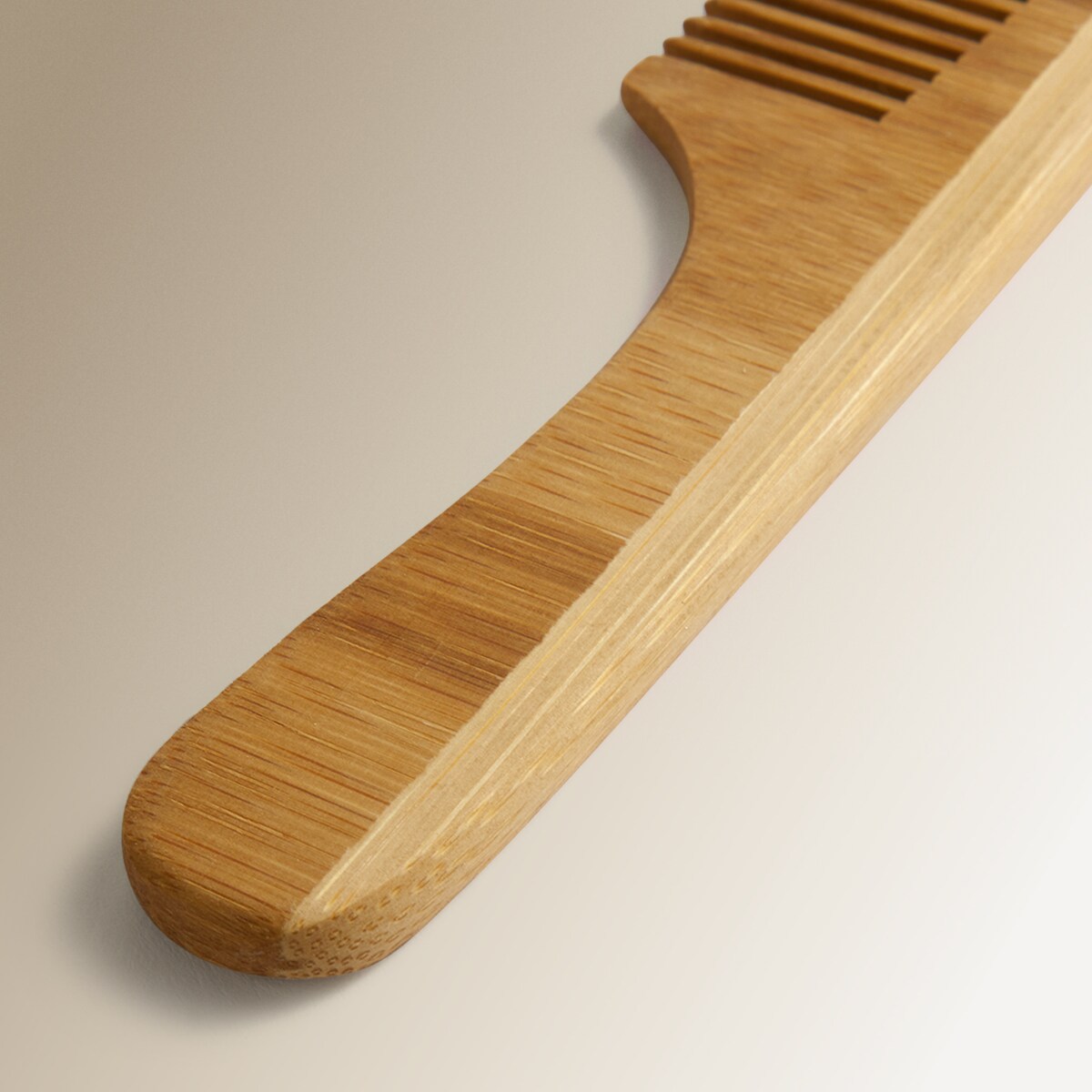 Peine de mano con mango de bambú Kida El Corte Inglés Natural-2