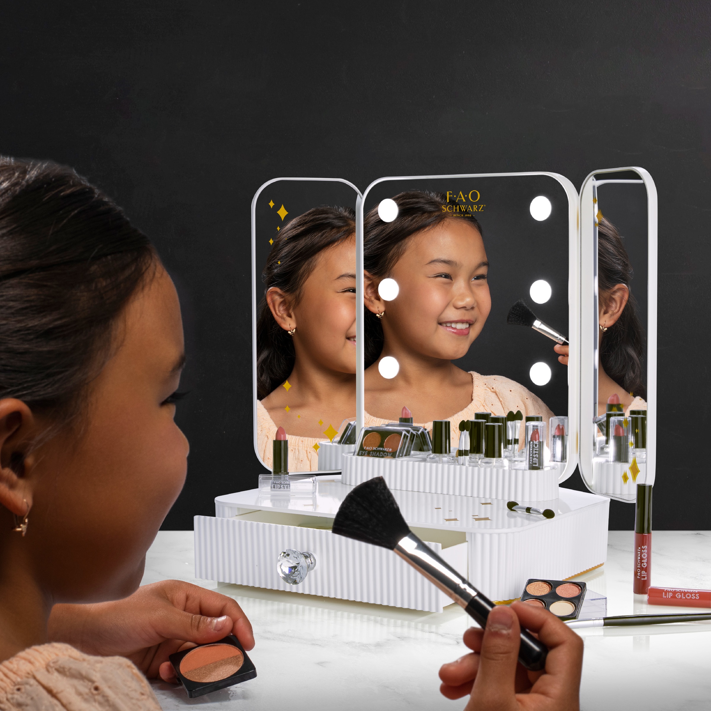 Estudio de maquillaje 24 piezas F.A.O. Schwarz 3