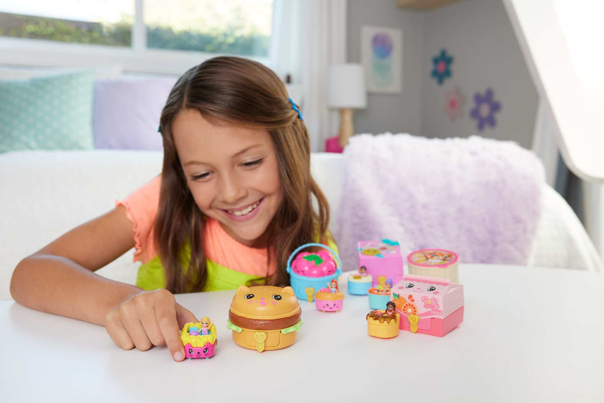 Estuche sorpresa Tiny Takeout Reveal Polly Pocket modelos surtidos 3