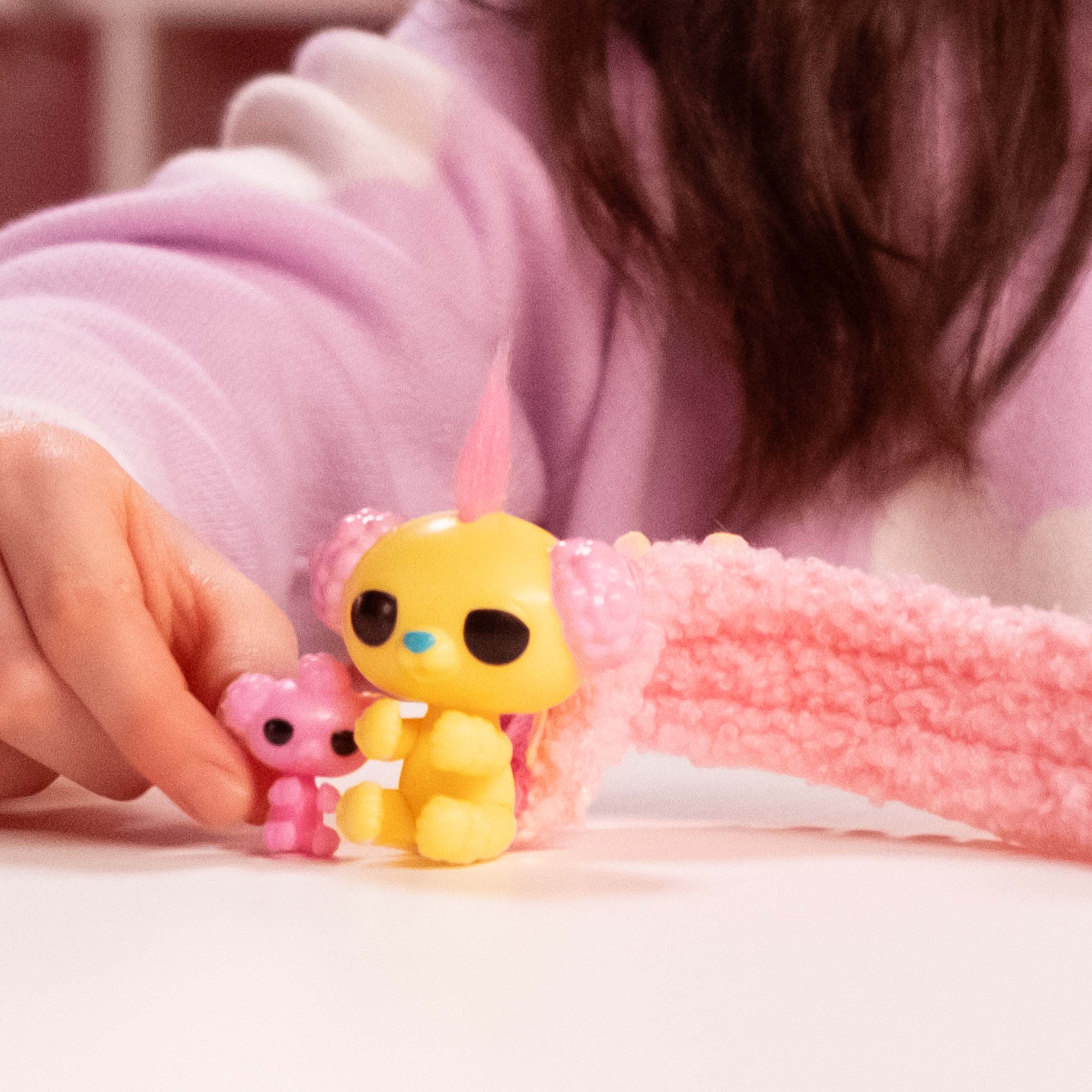 Minimuñeco Pinkie Fingerlings modelos surtidos 6