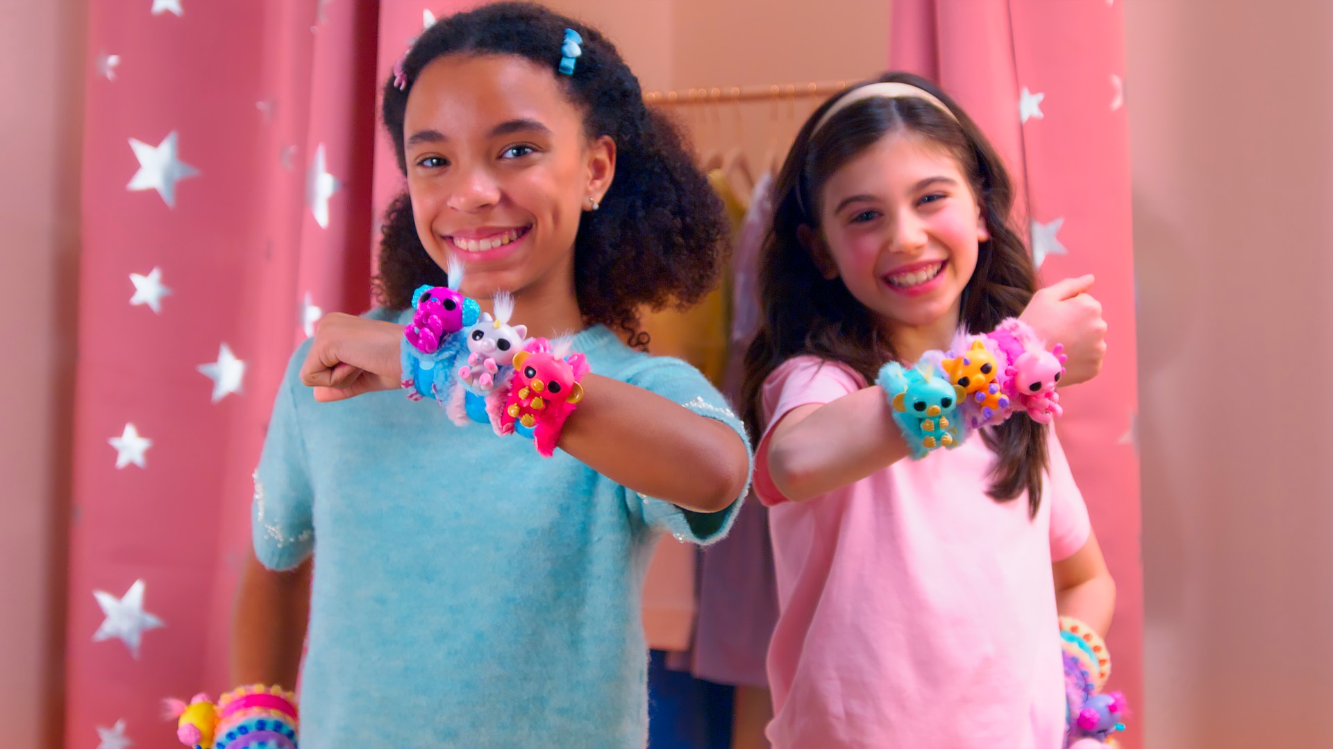 Minimuñeco Pinkie Fingerlings modelos surtidos 16