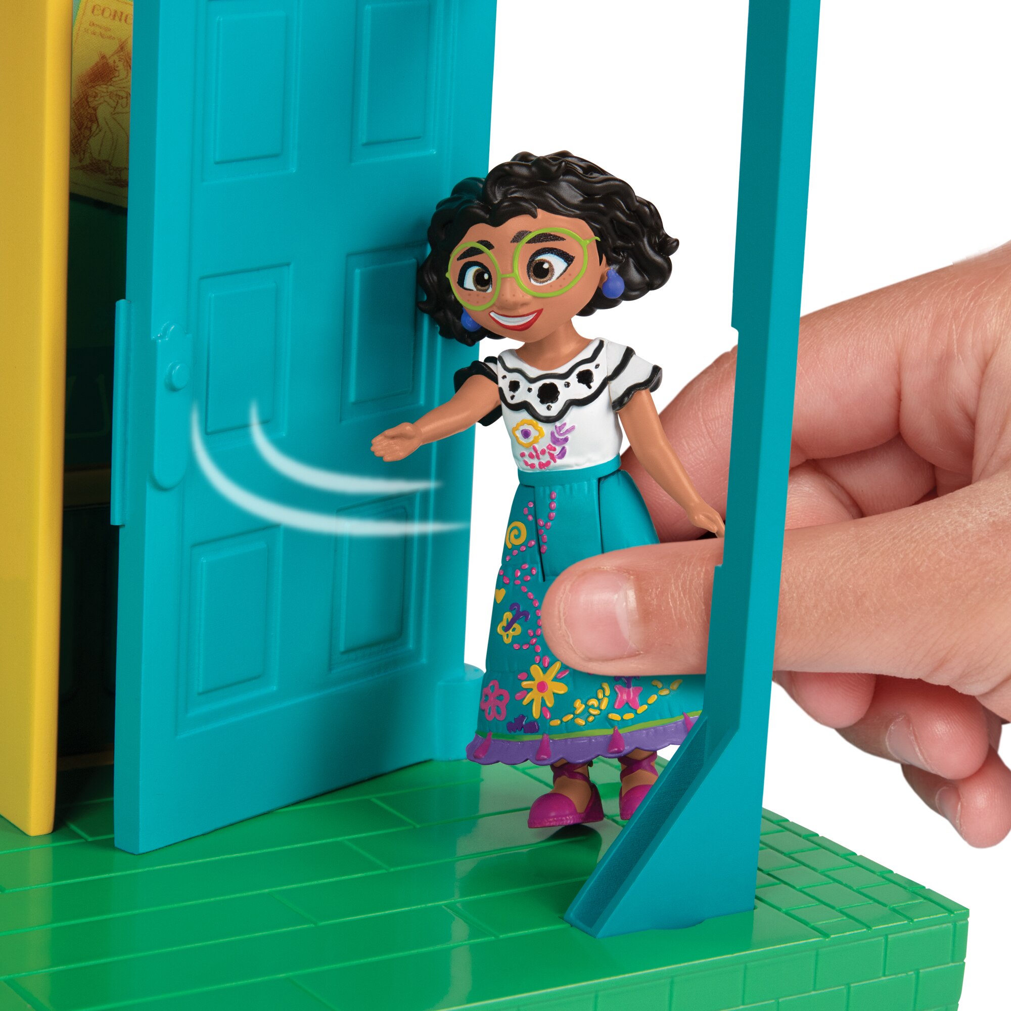 Encanto. Playset habitación mágica de Maribel 9