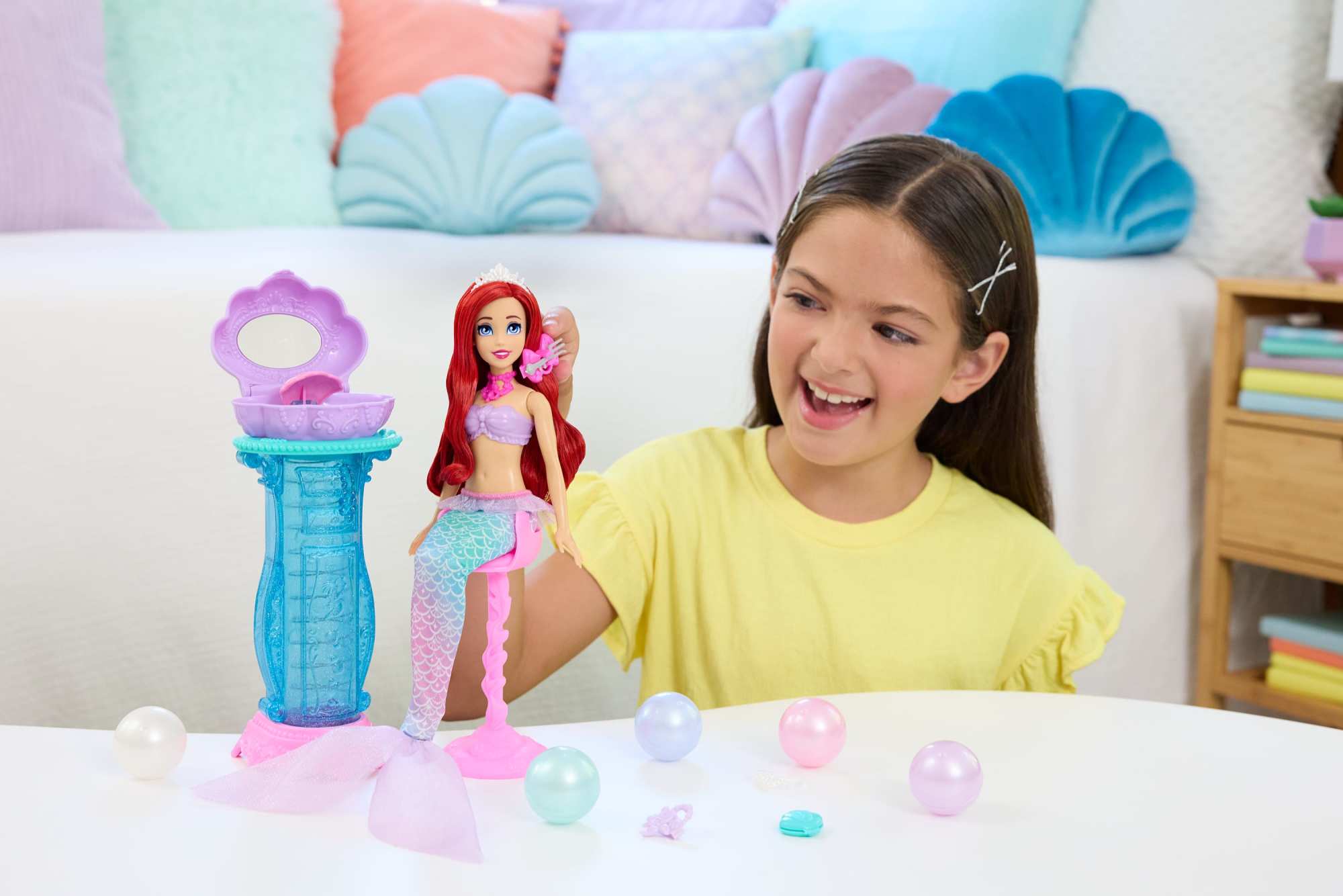 Muñeca Ariel con tocador desplegable Disney Princesas Mattel 3