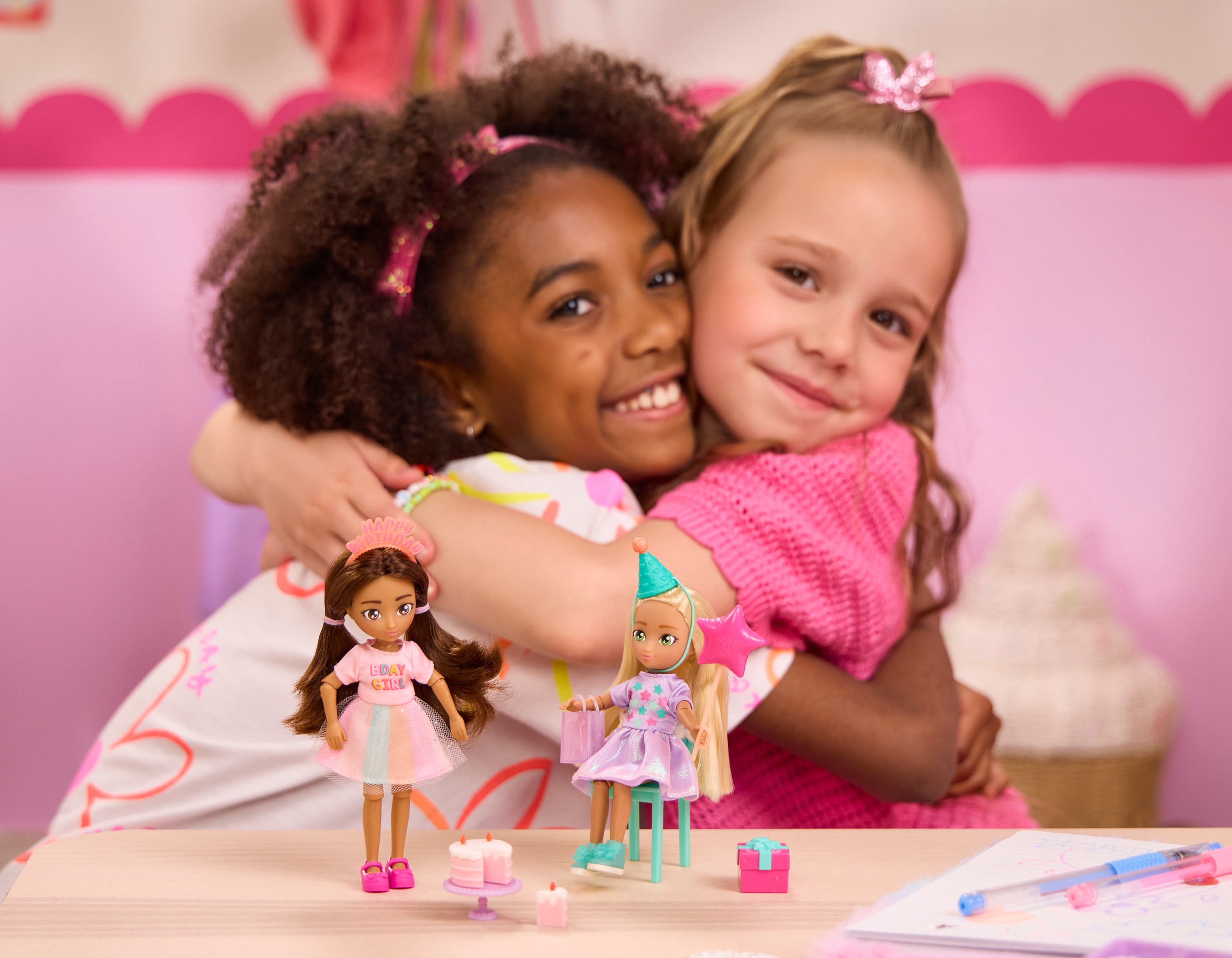 Set 2 Muñecas cumpleaños Emma & Camila Hey Bestie 5