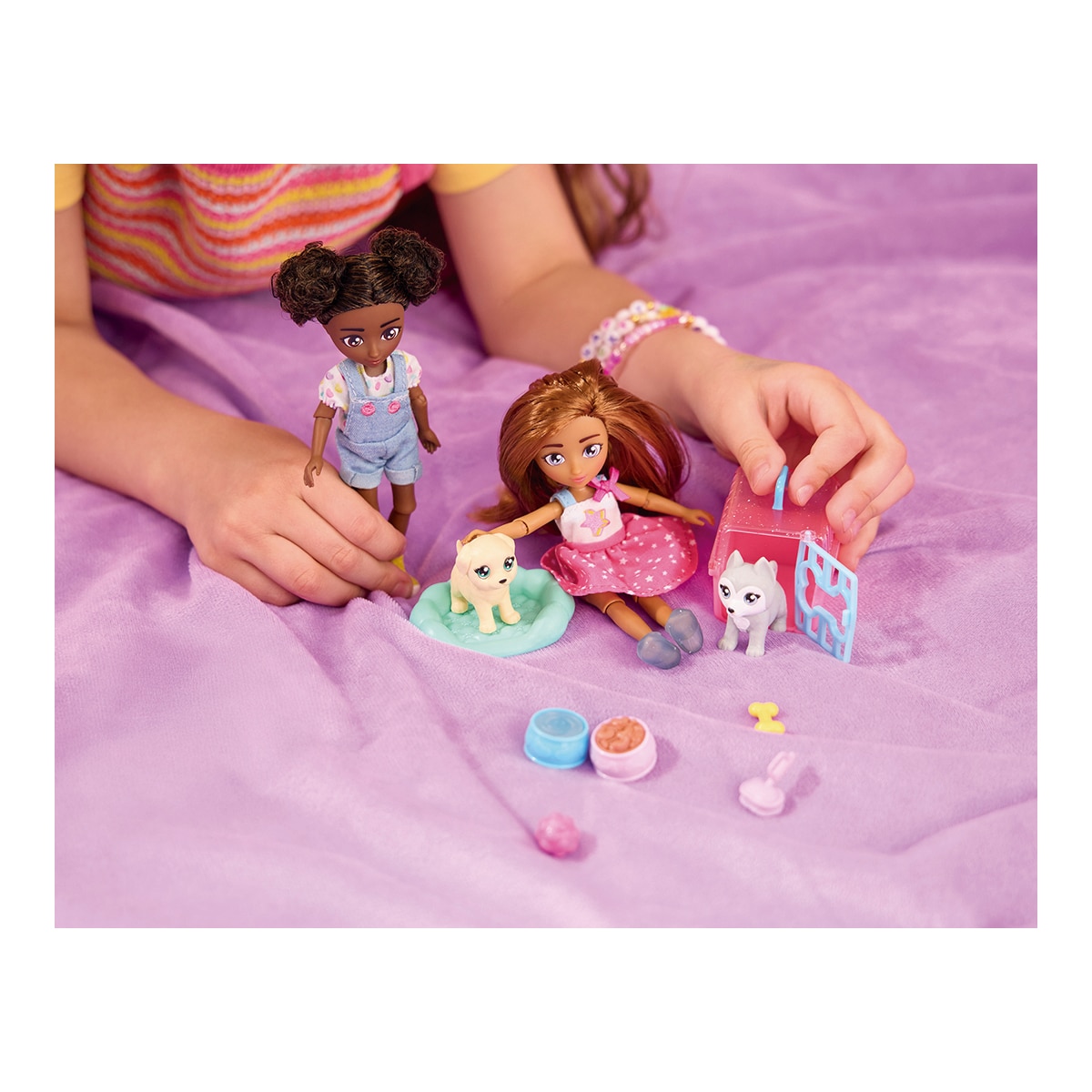 Set 2 Muñecas con mascotas y accesorios Isa & Evie Hey Bestie 8