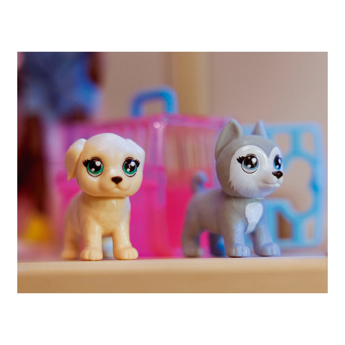 Set 2 Muñecas con mascotas y accesorios Isa & Evie Hey Bestie 11