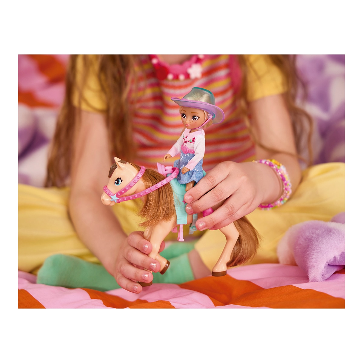Set Muñeca con caballo y accesorios Charlie & Daisy Hey Bestie 5