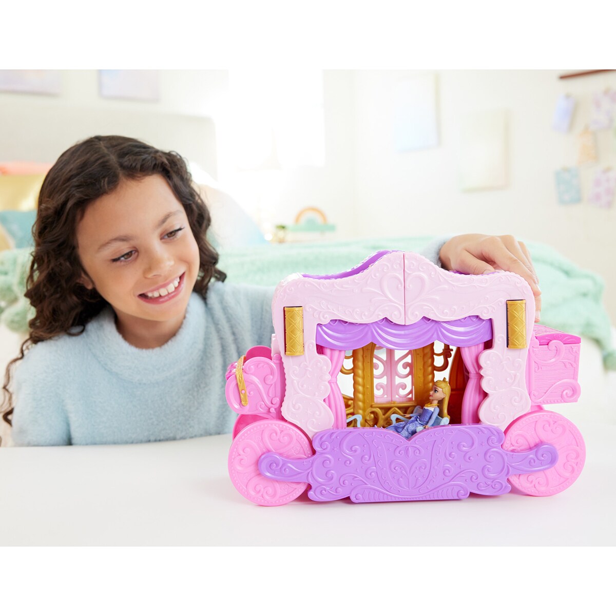 Set de juego De carruaje a castillo transformable Disney Princesas Mattel 5