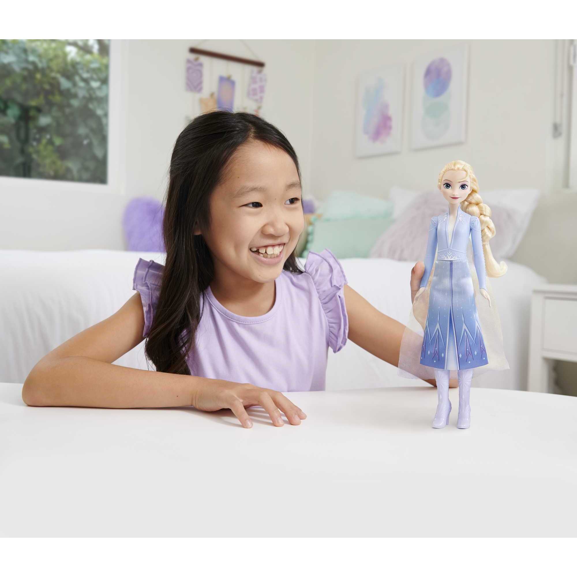 Muñeca Elsa viajera Disney Frozen 2