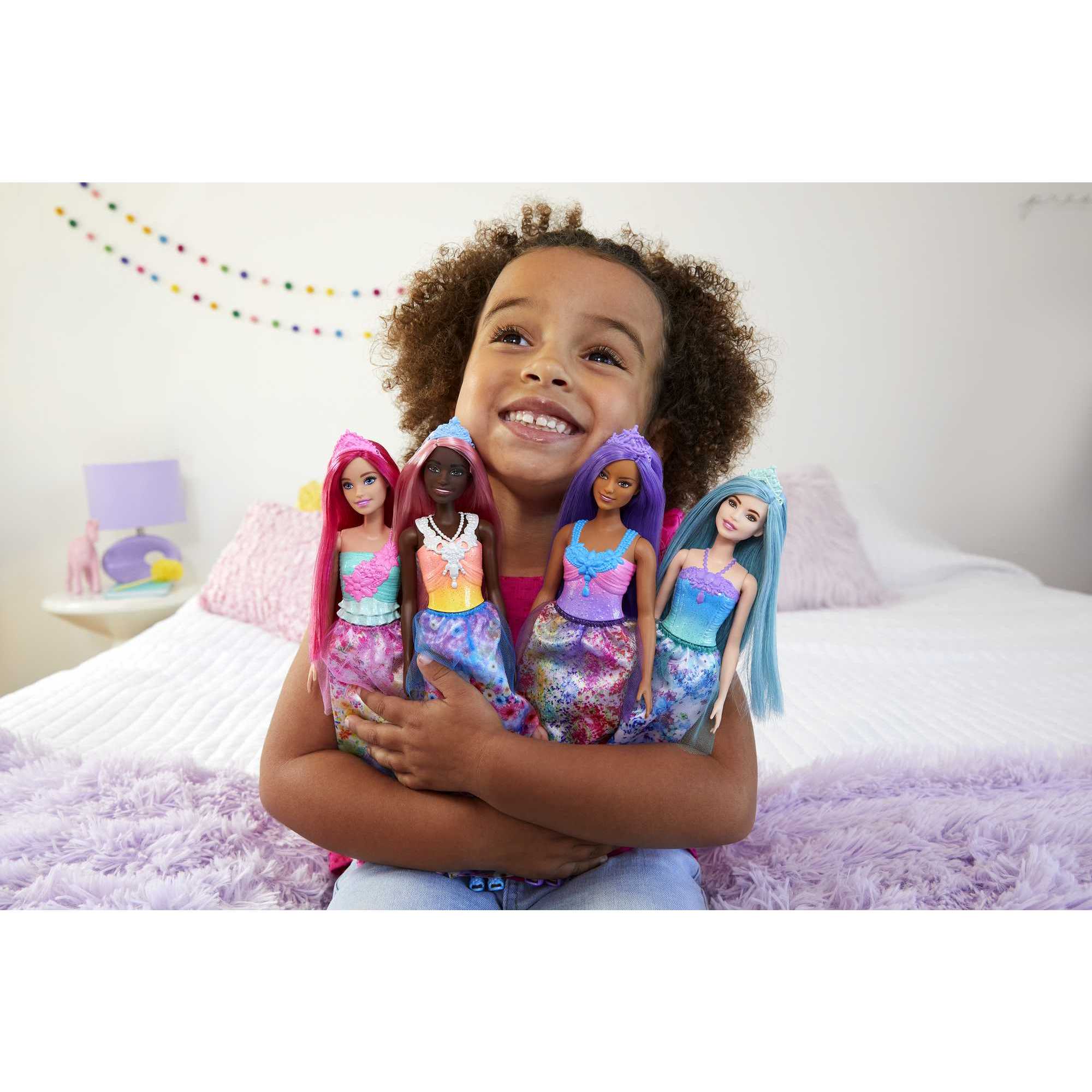 Muñeca Princesa morena con corona morada Barbie 2