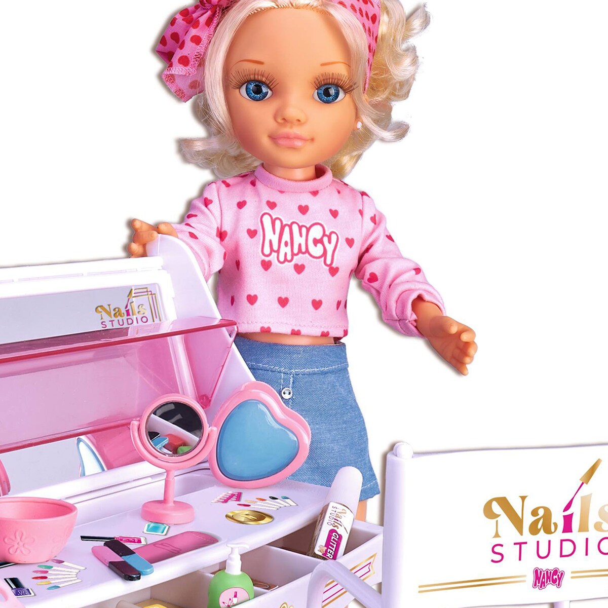 Nancy, Nails Style 4