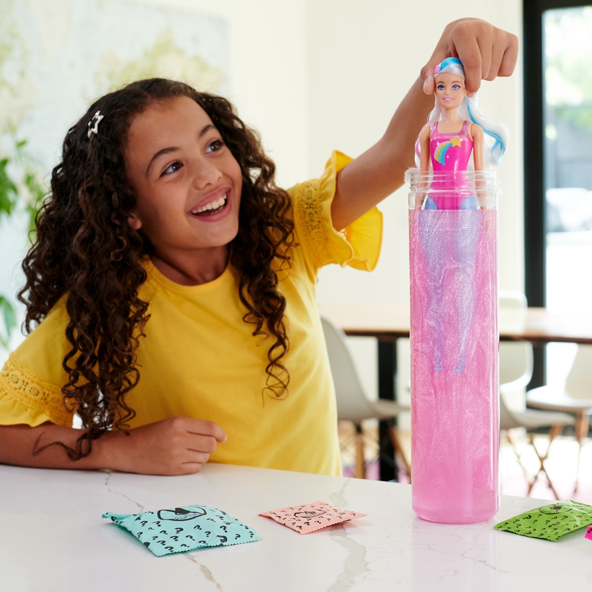 Barbie Color Reveal Rainbow Galaxy modelos surtidos 5