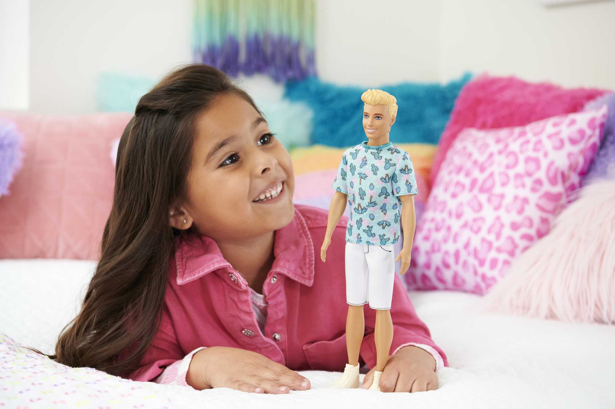 Muñeco rubio con camiseta cactus Ken Fashionista modelos surtidos Barbie 2