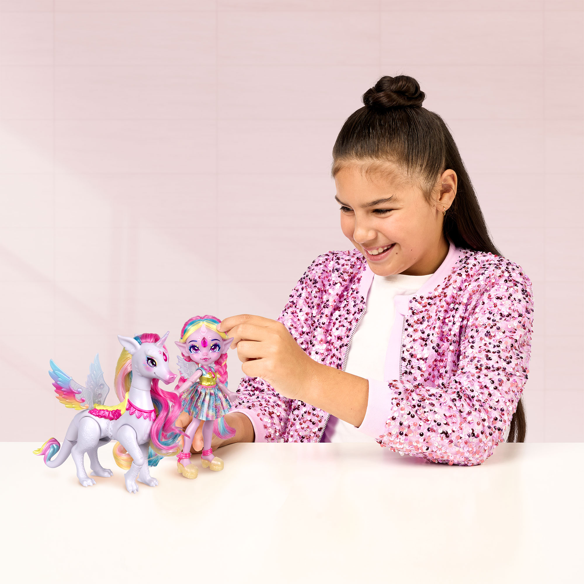 Muñeca Pixlings Doll con Pony Famosa 4
