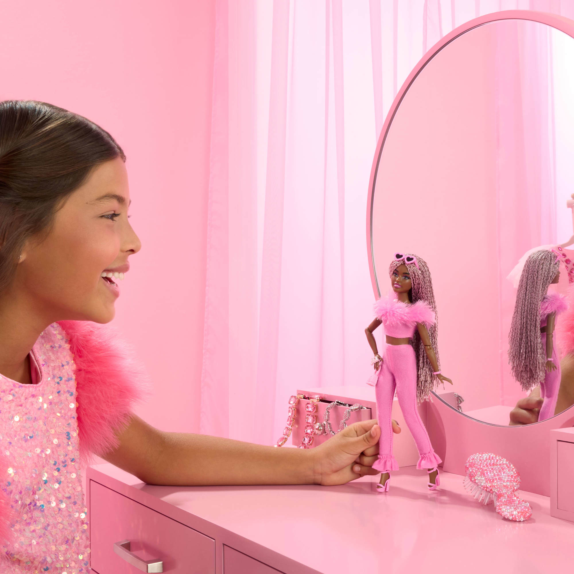 Muñeca Barbie Deluxe Style Muñeca n. 4 con conjunto de moda Barbiecore 2
