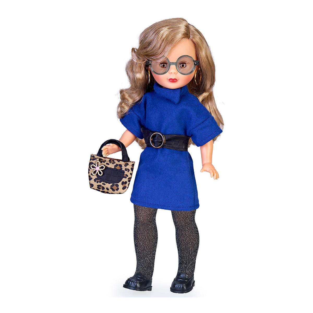 Nancy Colección modelo de prendas que capturan la esencia de la elegancia y estilo 4