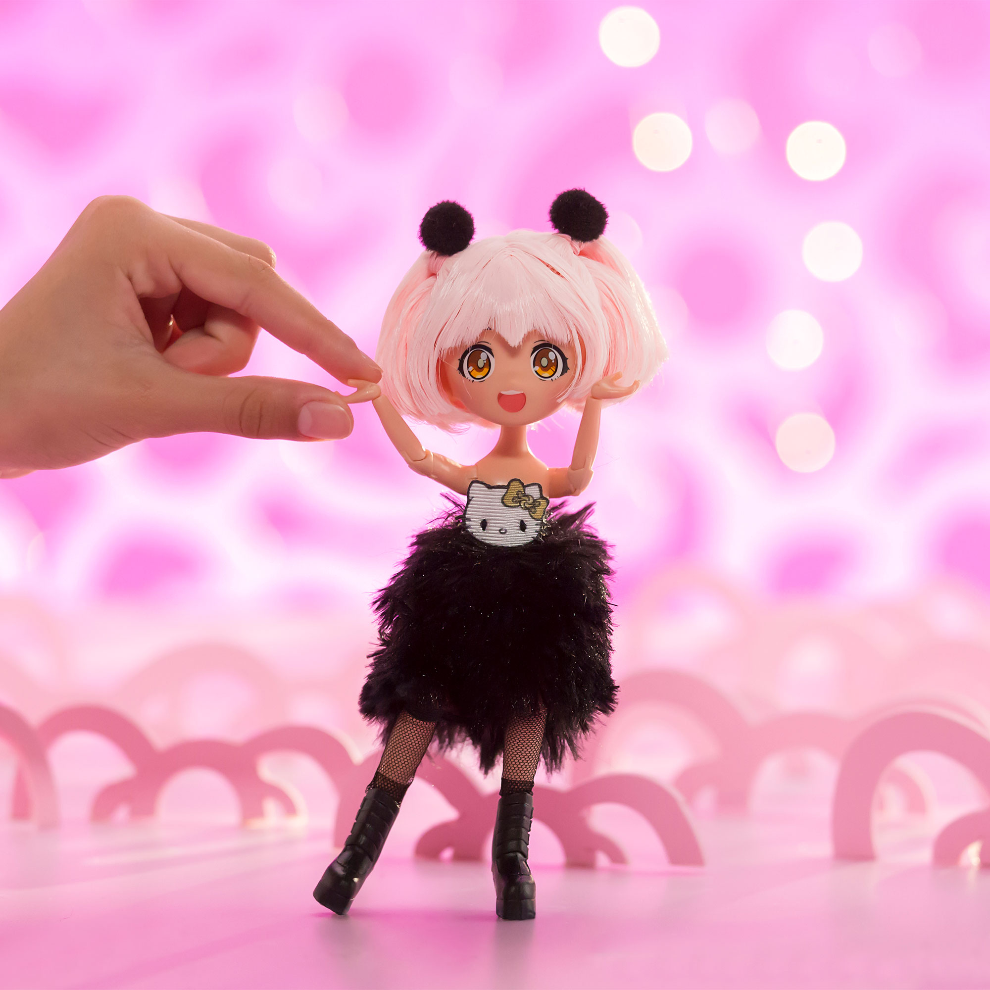 Muñeca Fashion Hello Kitty Famosa 8
