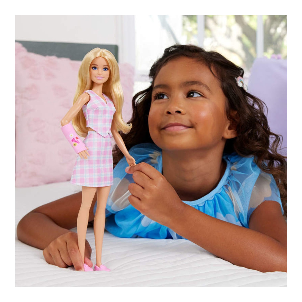Barbie Fashionistas Boneca com Braço em Gesso Rosa 2