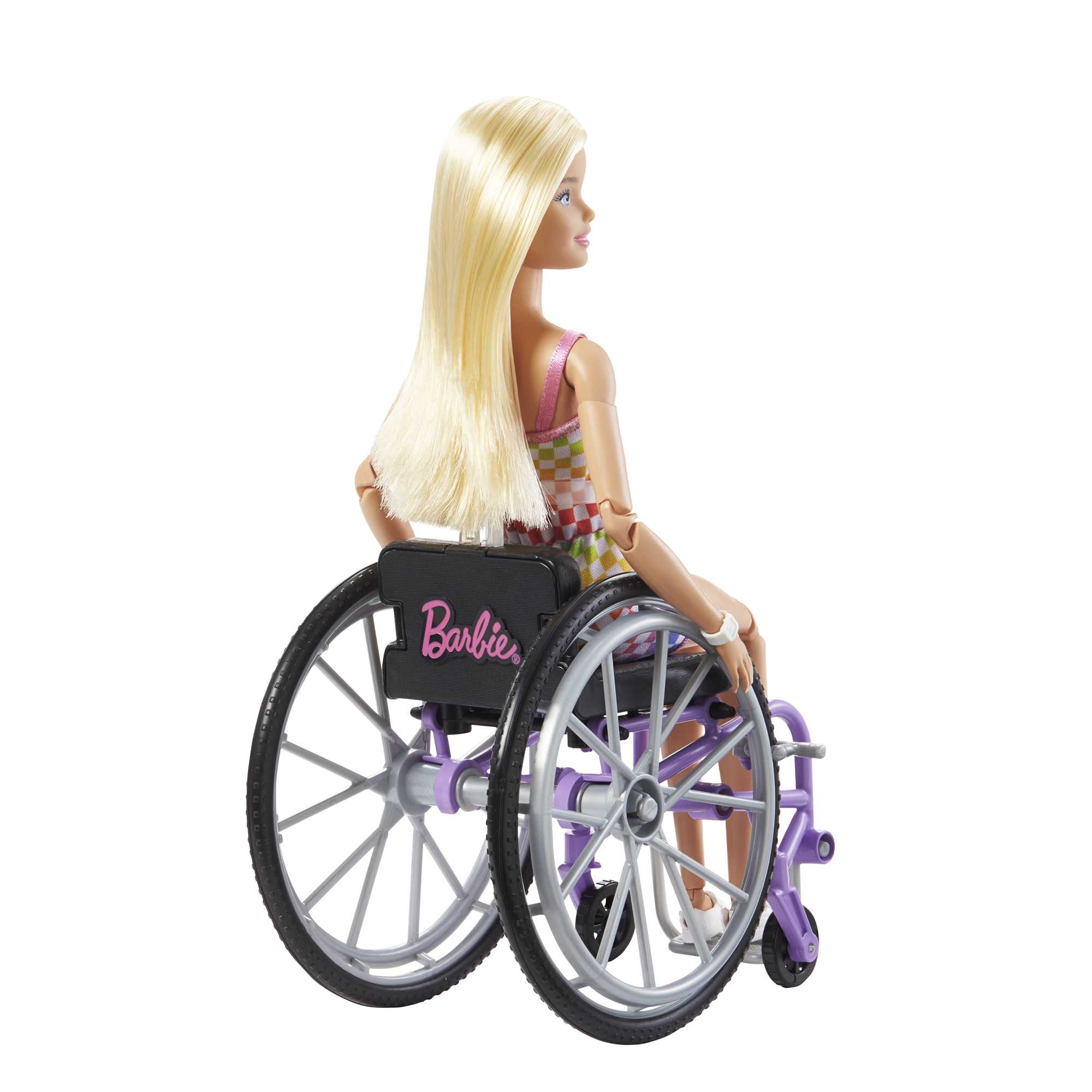 Muñeca Barbie rubia con silla de ruedas Fashionista 5