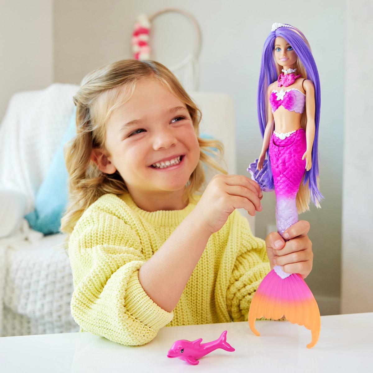 Barbie Un toque de magia Malibú Sirena cambia de color 5