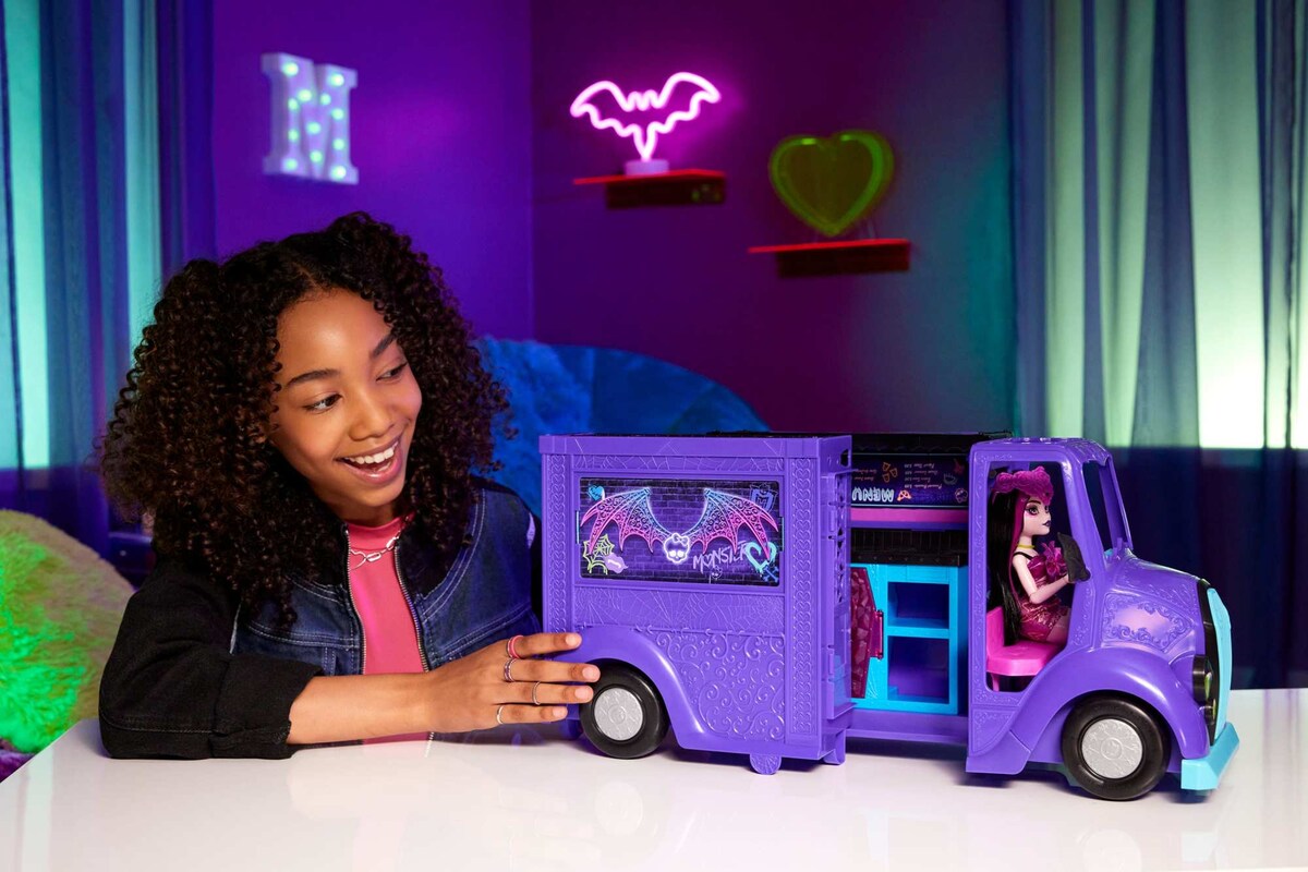 Muñeca Draculaura con food truck Monster High 3