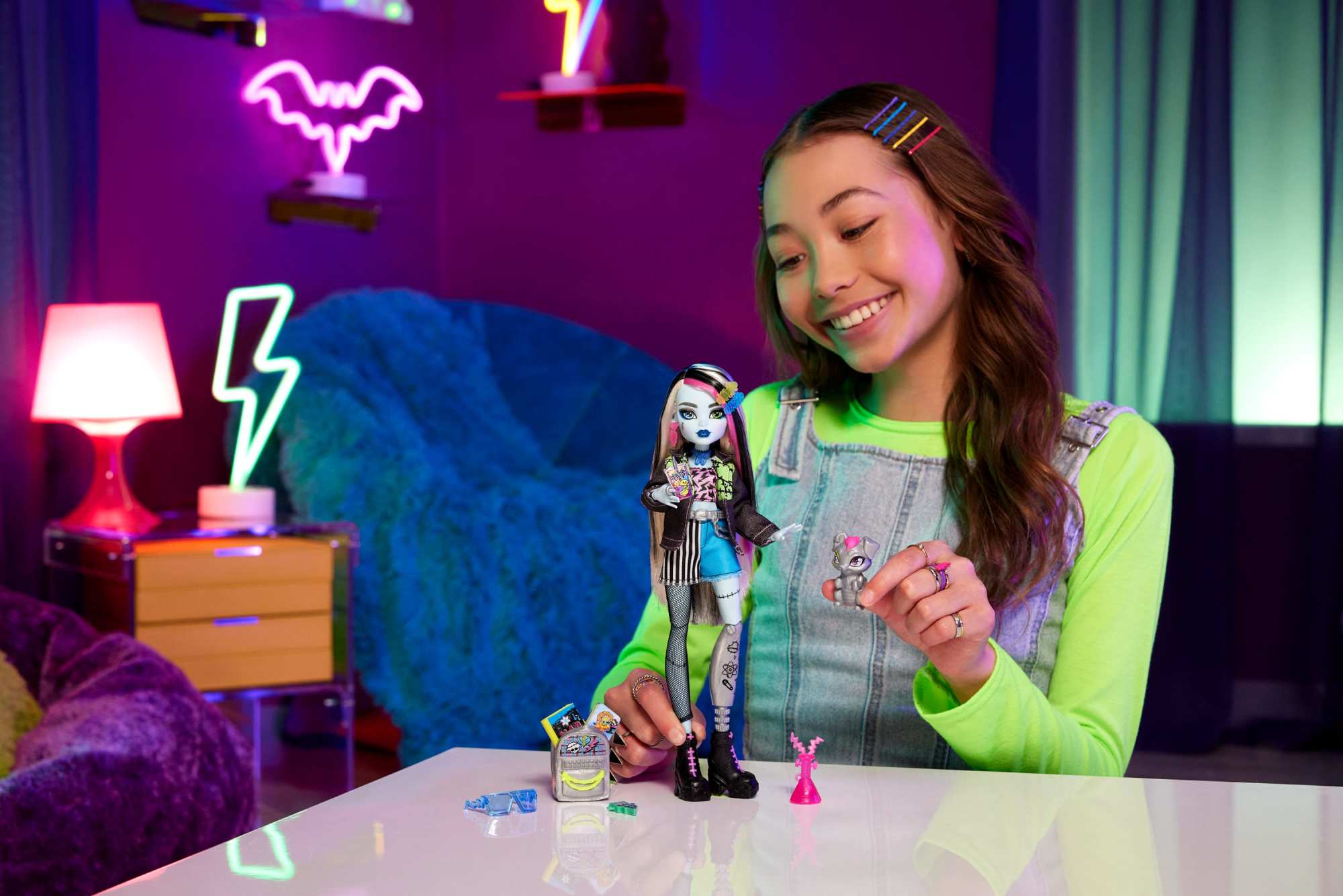 Muñeca Frankie Stein con mascota perrito Watzie Monster High 2