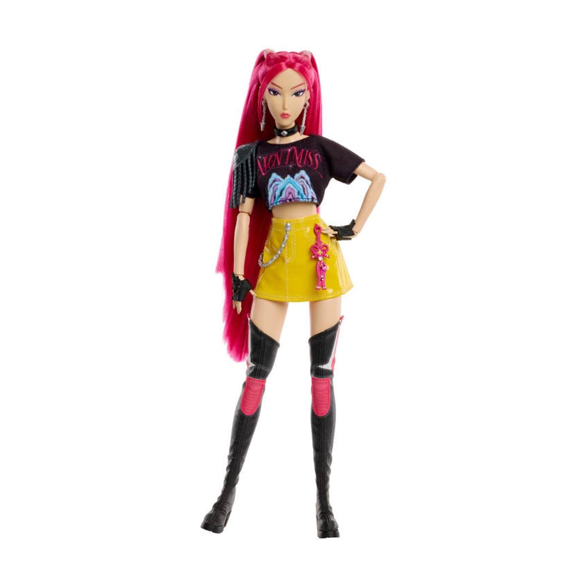 Muñeca K-Pop Mira How It's Done HUNTR/X con conjunto de actuación y accesorio de espada Mattel 6