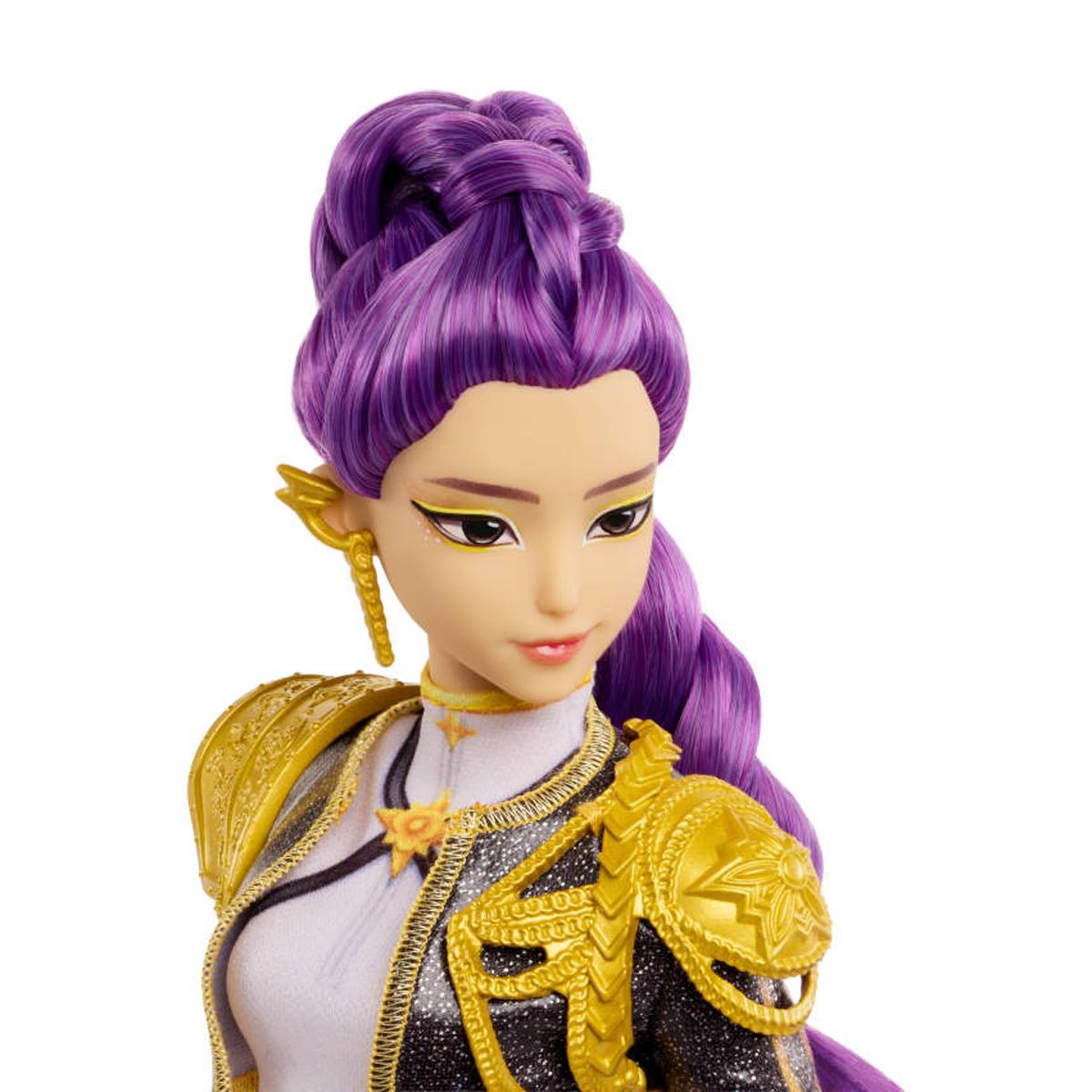 Imagen 2 de Muñeca K-Pop Rumi Golden cantante con conjunto característico extraíble y 5 puntos de articulación Mattel